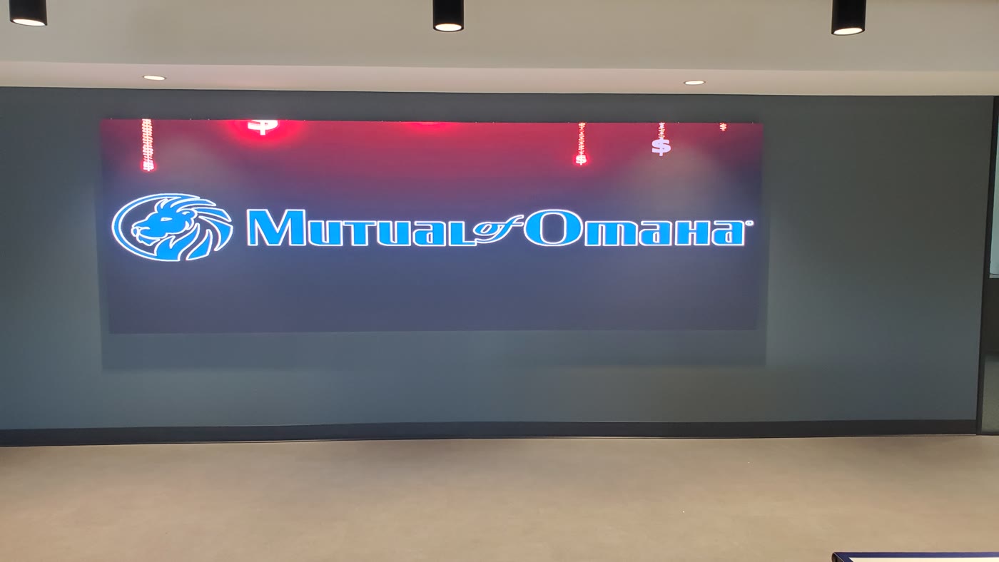 Your event screen should look this clean before guests walk in.
