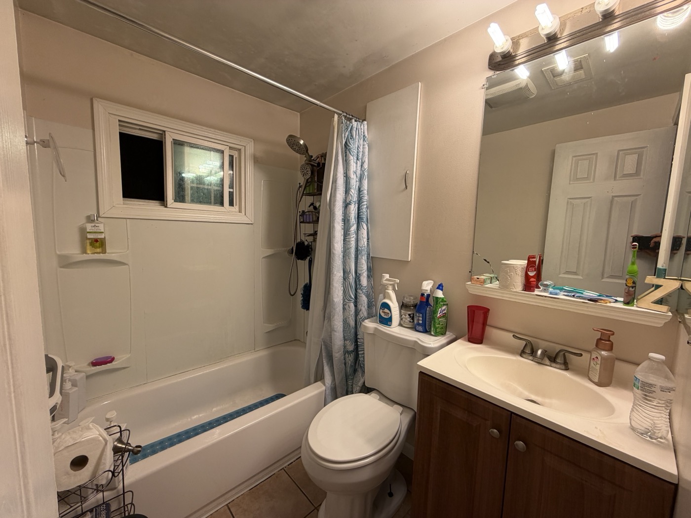 Original bathroom before remodel